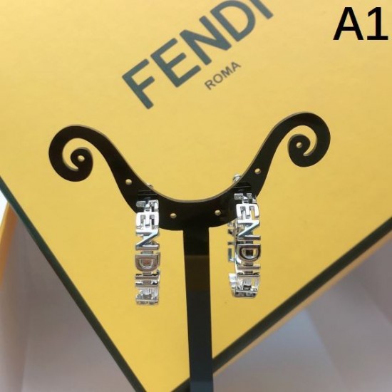 2025SS FENDI フェンデイ 季節の変わり目に活躍する イヤリング 2025SS FENDI フェンデイ 季節の変わり目に活躍する イヤリング