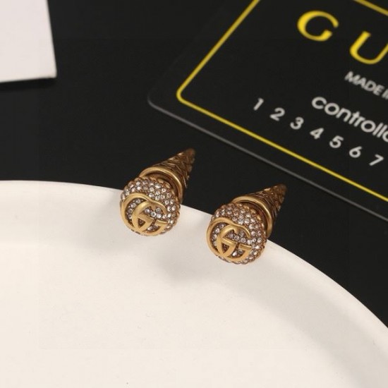 2025SS GUCCI グッチ ゆったり感のあるアイテム イヤリング 2025SS GUCCI グッチ ゆったり感のあるアイテム イヤリング