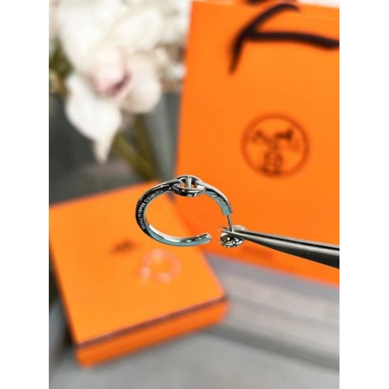2025SS HERMES エルメス 絶大な支持を誇る春夏新作 イヤリング 2025SS HERMES エルメス 絶大な支持を誇る春夏新作 イヤリング