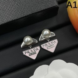 2025SS PRADA プラダ 今っぽいスタイルに決まる イヤリング