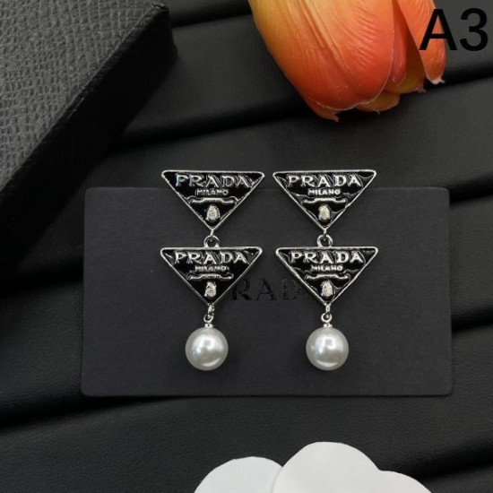 2025SS PRADA プラダ 存在感ばっちりなアイテム イヤリング 2025SS PRADA プラダ 存在感ばっちりなアイテム イヤリング