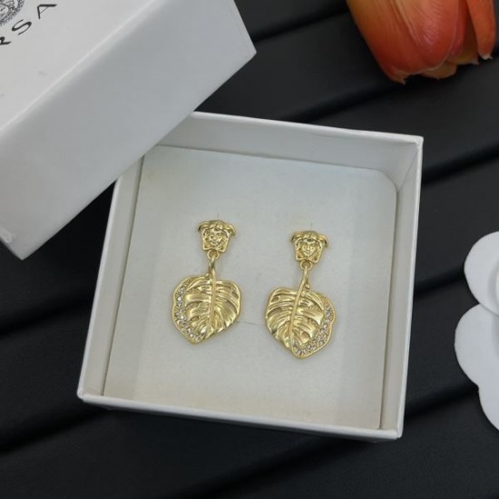 2025SS VERSACE ヴェルサーチェ 大切な方へのギフト イヤリング 2025SS VERSACE ヴェルサーチェ 大切な方へのギフト イヤリング