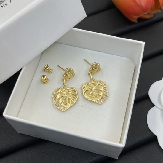 2025SS VERSACE ヴェルサーチェ 大切な方へのギフト イヤリング 2025SS VERSACE ヴェルサーチェ 大切な方へのギフト イヤリング