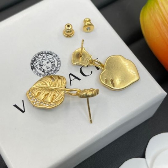 2025SS VERSACE ヴェルサーチェ 大切な方へのギフト イヤリング 2025SS VERSACE ヴェルサーチェ 大切な方へのギフト イヤリング