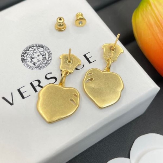 2025SS VERSACE ヴェルサーチェ 大切な方へのギフト イヤリング 2025SS VERSACE ヴェルサーチェ 大切な方へのギフト イヤリング