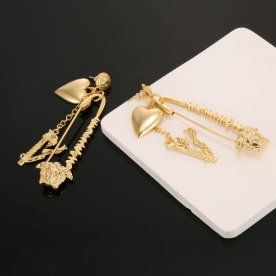 2025SS VERSACE ヴェルサーチェ 呼び声が高い新名品 イヤリング 2025SS VERSACE ヴェルサーチェ 呼び声が高い新名品 イヤリング
