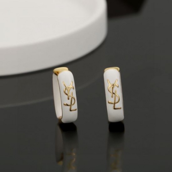 2025SS YSL イヴ サンローラン 絶妙な着こなしに イヤリング 2025SS YSL イヴ サンローラン 絶妙な着こなしに イヤリング