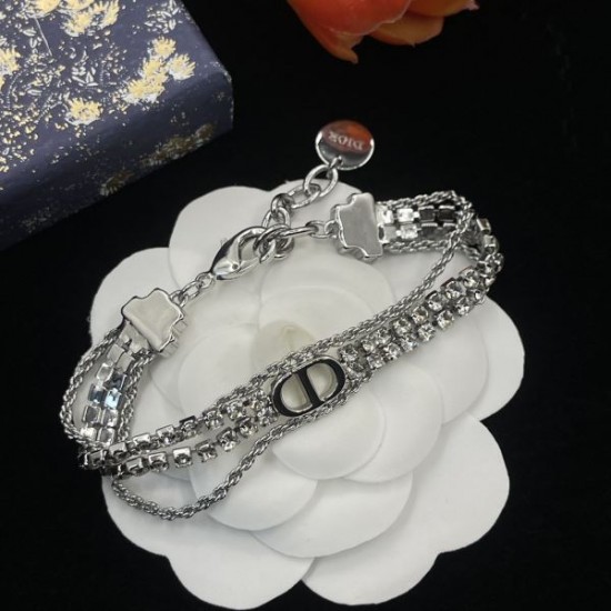 2025SS DIOR ディオール 素敵デザイン未入荷ブランド ブレスレット 2025SS DIOR ディオール 素敵デザイン未入荷ブランド ブレスレット