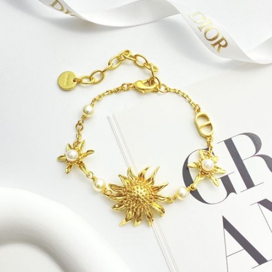 2025SS DIOR ディオール 国内完売の入手困難アイテム ブレスレット 2025SS DIOR ディオール 国内完売の入手困難アイテム ブレスレット