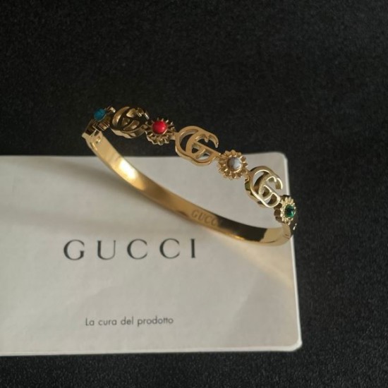 2025SS GUCCI グッチ 完売品夏に大活躍間違いなし ブレスレット 2025SS GUCCI グッチ 完売品夏に大活躍間違いなし ブレスレット