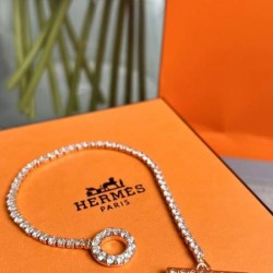 2025SS HERMES エルメス キレイめな印象を与えてくれ ブレスレット