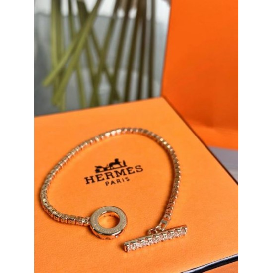 2025SS HERMES エルメス キレイめな印象を与えてくれ ブレスレット 2025SS HERMES エルメス キレイめな印象を与えてくれ ブレスレット