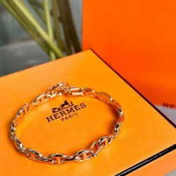 2025SS HERMES エルメス さりげないおしゃれを楽しめ ブレスレット