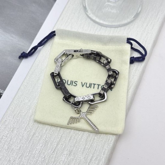 2025SS LOUIS VUITTON ルイヴィトン 大人気カラー入荷! ブレスレット 2025SS LOUIS VUITTON ルイヴィトン 大人気カラー入荷! ブレスレット