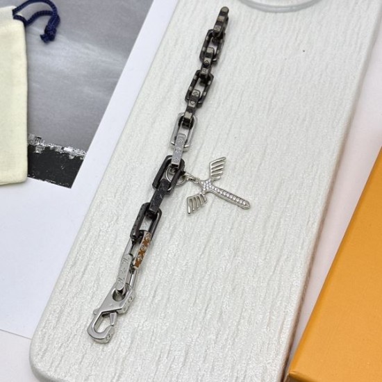 2025SS LOUIS VUITTON ルイヴィトン 大人気カラー入荷! ブレスレット 2025SS LOUIS VUITTON ルイヴィトン 大人気カラー入荷! ブレスレット