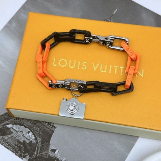 2025SS LOUIS VUITTON ルイヴィトン カジュアルの定番 ブレスレット 2025SS LOUIS VUITTON ルイヴィトン カジュアルの定番 ブレスレット