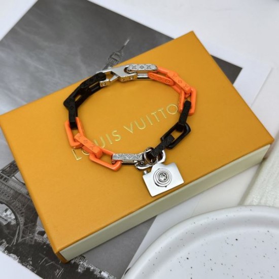 2025SS LOUIS VUITTON ルイヴィトン カジュアルの定番 ブレスレット 2025SS LOUIS VUITTON ルイヴィトン カジュアルの定番 ブレスレット