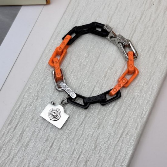 2025SS LOUIS VUITTON ルイヴィトン カジュアルの定番 ブレスレット 2025SS LOUIS VUITTON ルイヴィトン カジュアルの定番 ブレスレット
