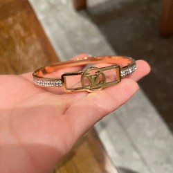 2025SS LOUIS VUITTON ルイヴィトン 大人カジュアルな ブレスレット