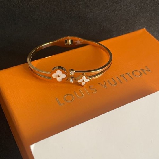 2025SS LOUIS VUITTON ルイヴィトン 衝撃セールで破格 ブレスレット 2025SS LOUIS VUITTON ルイヴィトン 衝撃セールで破格 ブレスレット