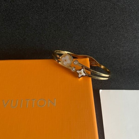 2025SS LOUIS VUITTON ルイヴィトン 衝撃セールで破格 ブレスレット 2025SS LOUIS VUITTON ルイヴィトン 衝撃セールで破格 ブレスレット