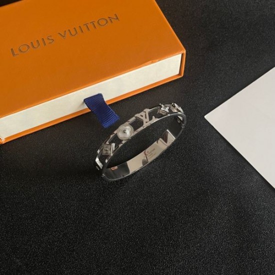 2025SS LOUIS VUITTON ルイヴィトン 超レア人気セール ブレスレット 2025SS LOUIS VUITTON ルイヴィトン 超レア人気セール ブレスレット