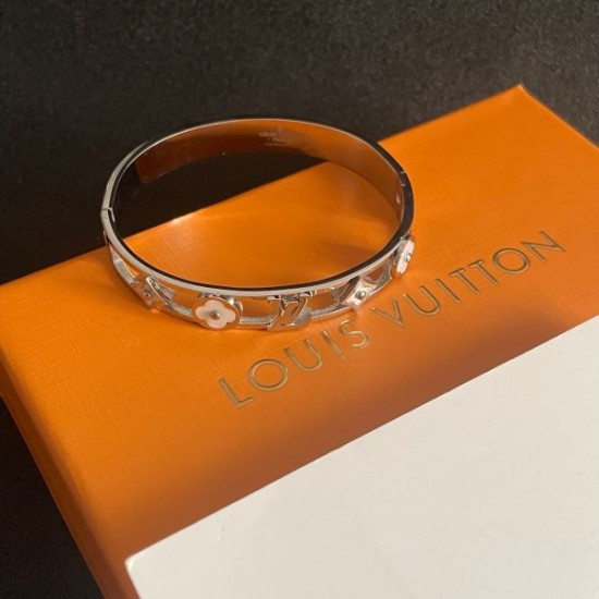 2025SS LOUIS VUITTON ルイヴィトン 超レア人気セール ブレスレット 2025SS LOUIS VUITTON ルイヴィトン 超レア人気セール ブレスレット