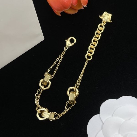 2025SS VERSACE ヴェルサーチェ 相性抜群のコンビ ブレスレット 2025SS VERSACE ヴェルサーチェ 相性抜群のコンビ ブレスレット