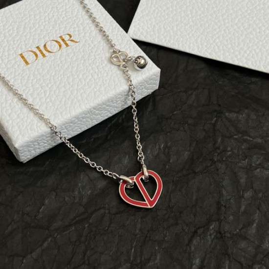 2025SS DIOR ディオール 著名人やセレブも愛用する ネックレス 2025SS DIOR ディオール 著名人やセレブも愛用する ネックレス