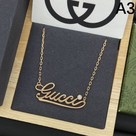 2025SS GUCCI グッチ 上品なカジュアルコーデに ネックレス 2025SS GUCCI グッチ 上品なカジュアルコーデに ネックレス