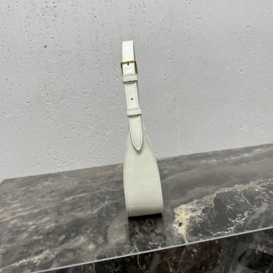2025SS トートバッグ CELINE セリーヌ 素敵なコーデは大注目 2025SS トートバッグ CELINE セリーヌ 素敵なコーデは大注目