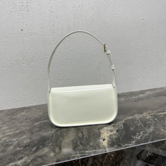 2025SS トートバッグ CELINE セリーヌ 素敵なコーデは大注目 2025SS トートバッグ CELINE セリーヌ 素敵なコーデは大注目