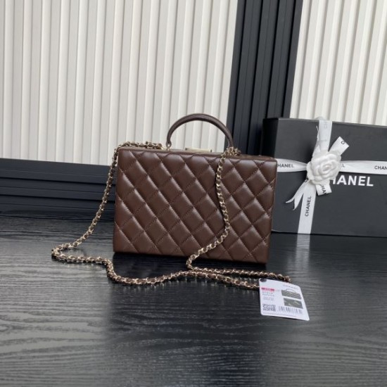 2025SS トートバッグ CHANEL シャネル きれいめコーデに変身 2025SS トートバッグ CHANEL シャネル きれいめコーデに変身