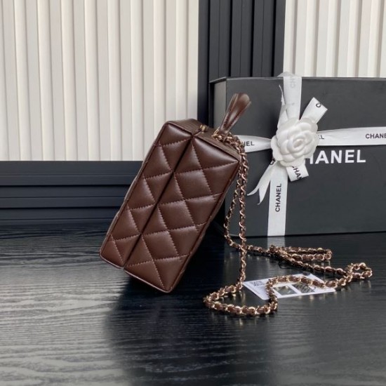 2025SS トートバッグ CHANEL シャネル きれいめコーデに変身 2025SS トートバッグ CHANEL シャネル きれいめコーデに変身