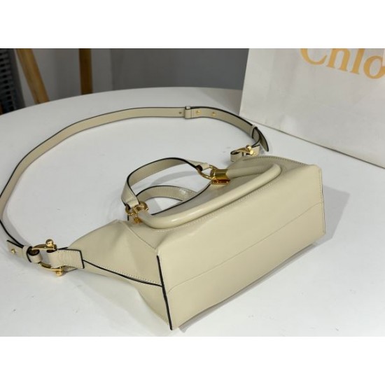 2025SS トートバッグ CHLOE クロエ 遊び心が溢れるアイテム 2025SS トートバッグ CHLOE クロエ 遊び心が溢れるアイテム