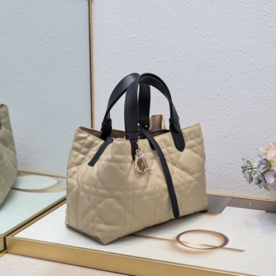 2025SS トートバッグ DIOR ディオール この時季だからお買い得 2025SS トートバッグ DIOR ディオール この時季だからお買い得
