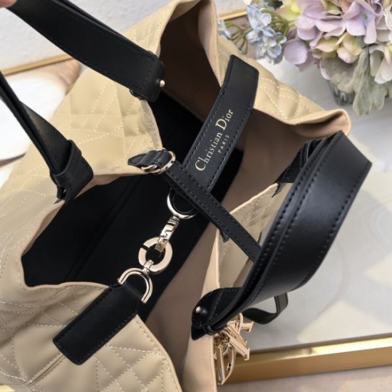 2025SS トートバッグ DIOR ディオール この時季だからお買い得 2025SS トートバッグ DIOR ディオール この時季だからお買い得