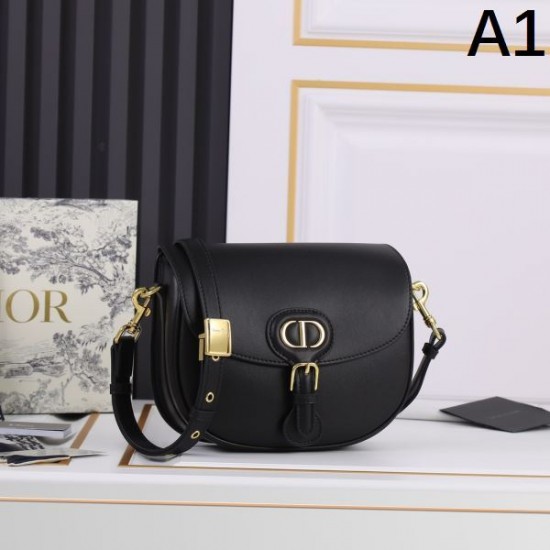 2025SS ショルダーバッグ DIOR ディオール 高感度なセレブたち愛用 2025SS ショルダーバッグ DIOR ディオール 高感度なセレブたち愛用