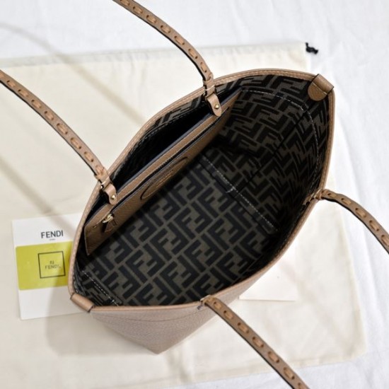 2025SS トートバッグ FENDI フェンデイ 一番注目されている商品 2025SS トートバッグ FENDI フェンデイ 一番注目されている商品