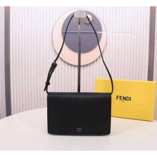 2025SS ショルダーバッグ FENDI フェンデイ おしゃれ度をUPする新着 2025SS ショルダーバッグ FENDI フェンデイ おしゃれ度をUPする新着