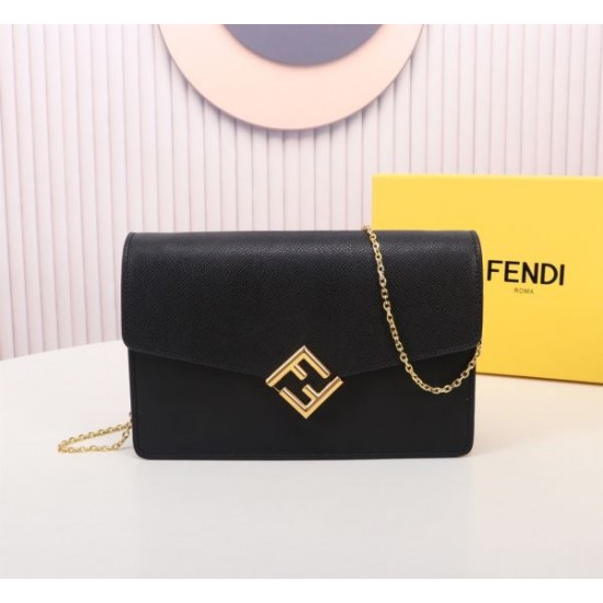 2025SS ショルダーバッグ FENDI フェンデイ おしゃれ度をUPする新着 2025SS ショルダーバッグ FENDI フェンデイ おしゃれ度をUPする新着