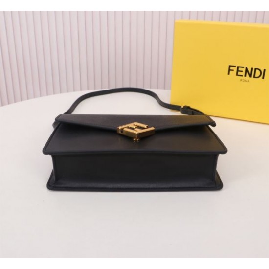 2025SS ショルダーバッグ FENDI フェンデイ おしゃれ度をUPする新着 2025SS ショルダーバッグ FENDI フェンデイ おしゃれ度をUPする新着