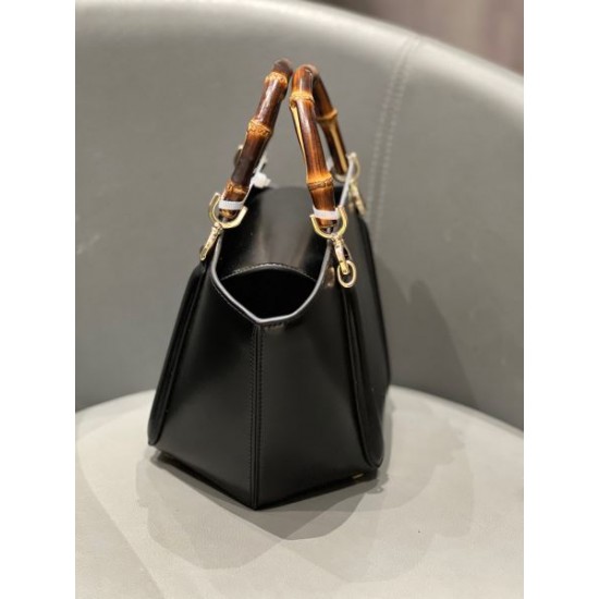 2025SS トートバッグ GUCCI グッチ 毎シーズン存在感のある 2025SS トートバッグ GUCCI グッチ 毎シーズン存在感のある