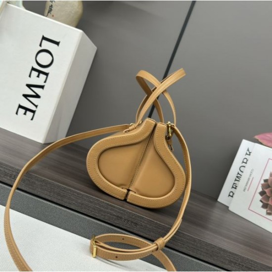 2025SS トートバッグ LOEWE ロエベ トレンドコーデが楽しめ 2025SS トートバッグ LOEWE ロエベ トレンドコーデが楽しめ
