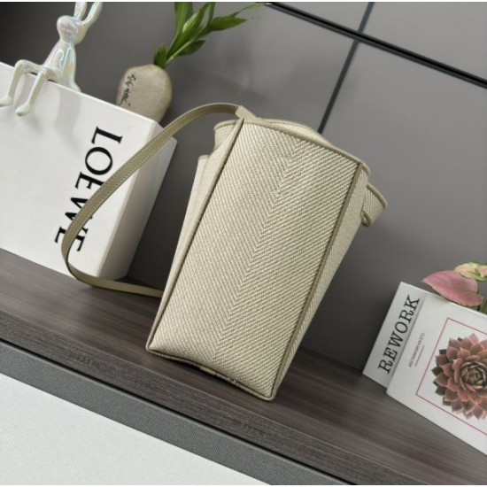 2025SS トートバッグ LOEWE ロエベ 個性的な印象に仕上がり 2025SS トートバッグ LOEWE ロエベ 個性的な印象に仕上がり