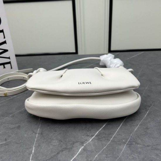 2025SS トートバッグ LOEWE ロエベ カジュアルさが強すぎる 2025SS トートバッグ LOEWE ロエベ カジュアルさが強すぎる