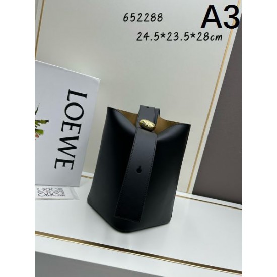 2025SS トートバッグ LOEWE ロエベ 新作カジュアルコーデに 2025SS トートバッグ LOEWE ロエベ 新作カジュアルコーデに