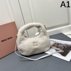 2025SS トートバッグ MIU MIU ミュウミュウ 芸能人着用商品