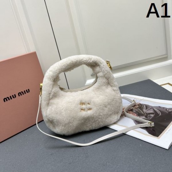 2025SS トートバッグ MIU MIU ミュウミュウ 芸能人着用商品 2025SS トートバッグ MIU MIU ミュウミュウ 芸能人着用商品