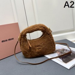 2025SS トートバッグ MIU MIU ミュウミュウ 芸能人着用商品